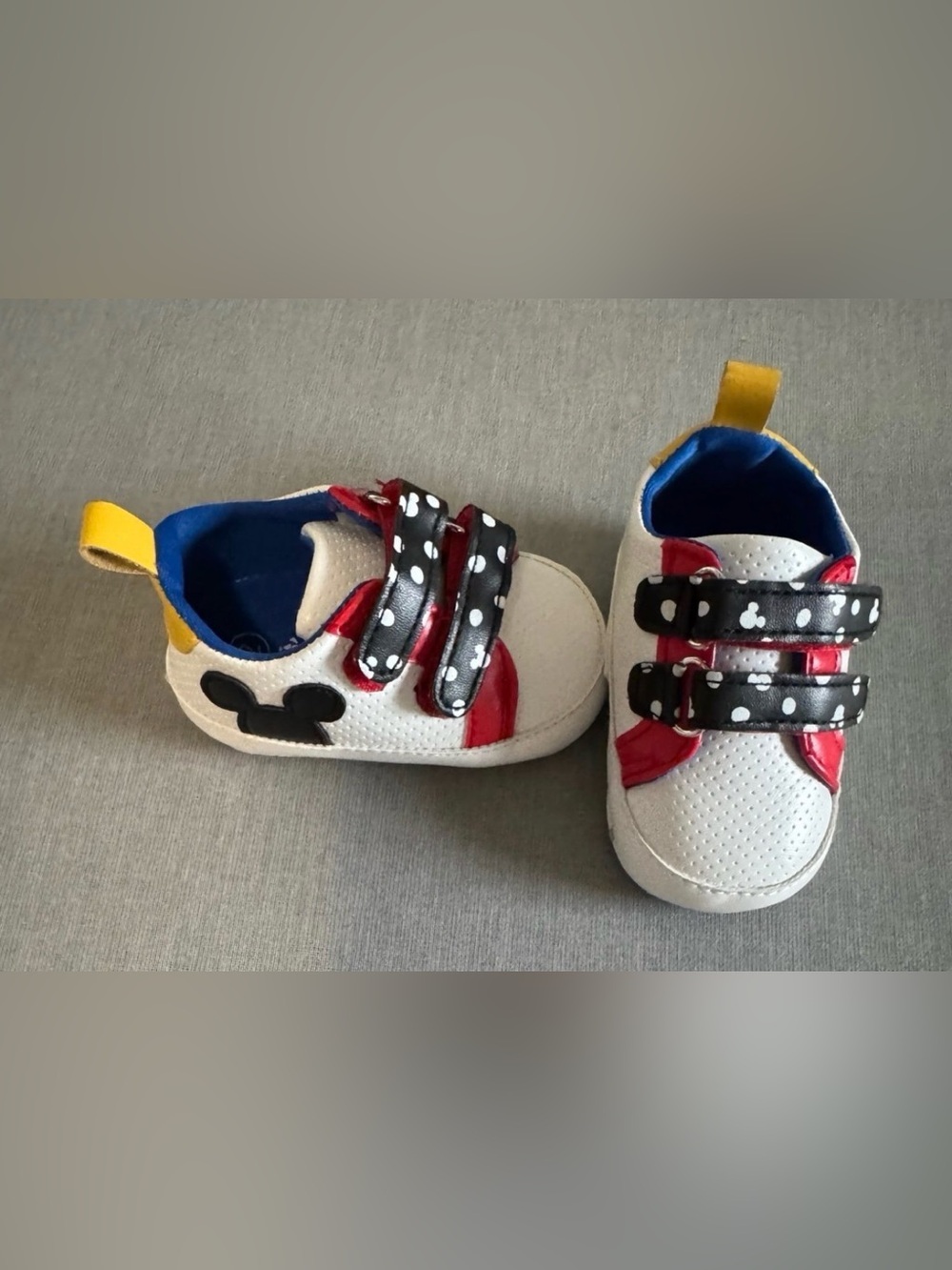 Mickey Mouse infant sneakers